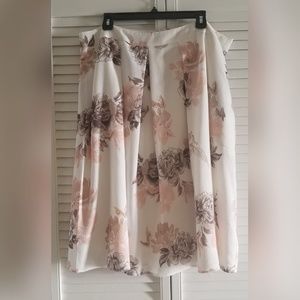City Chic Floral Skirt Size 18/M